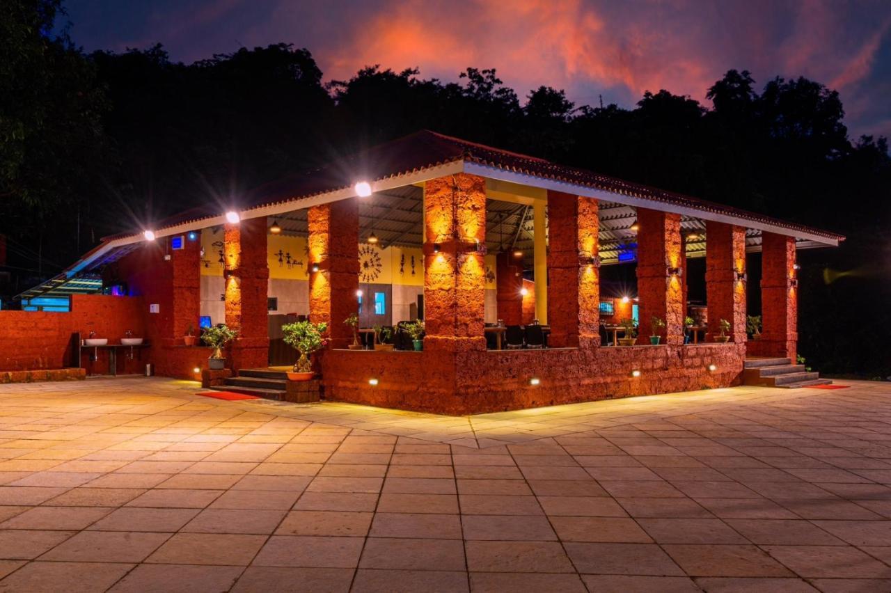 Chinar Woods Resort Dāpoli Exterior foto