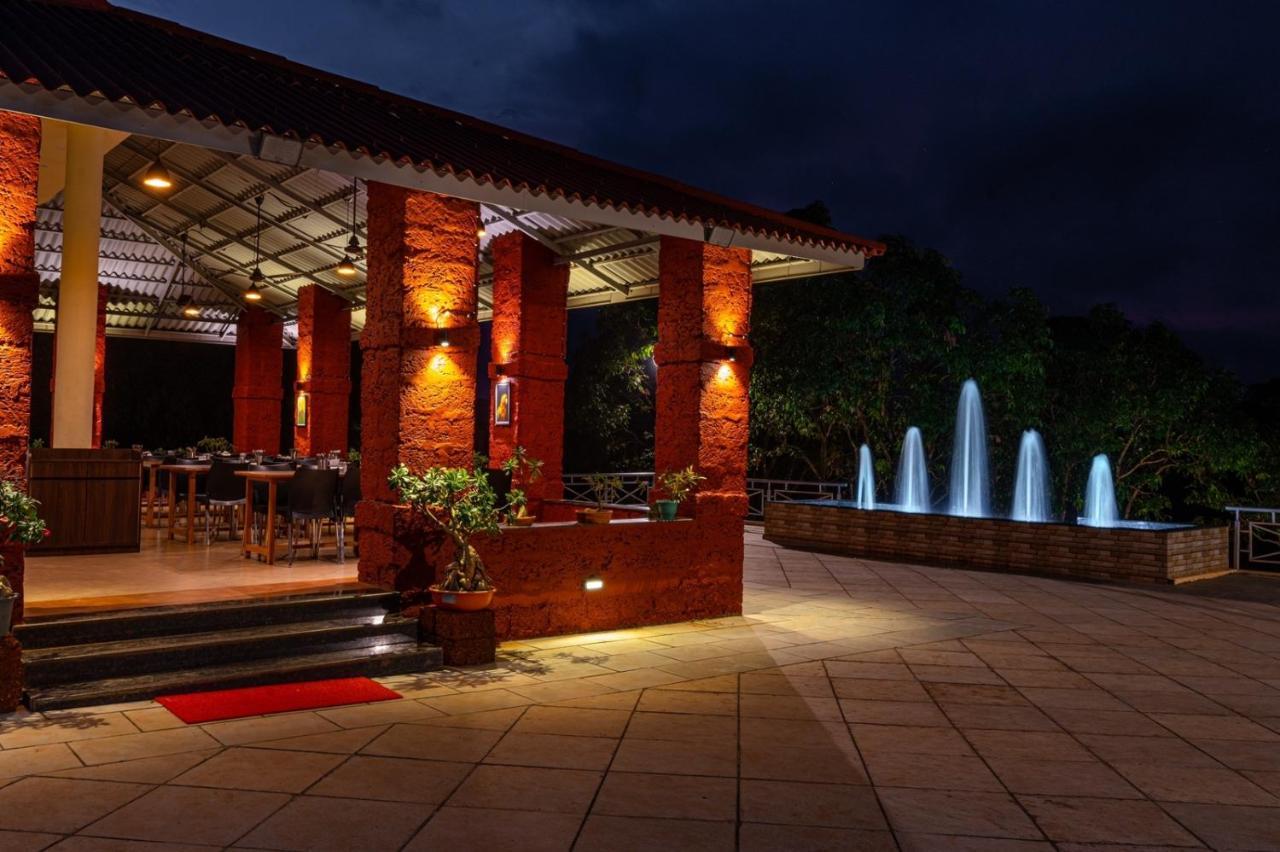 Chinar Woods Resort Dāpoli Exterior foto